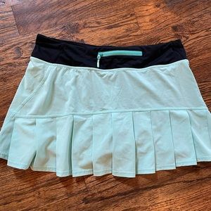 Lululemon tennis skirt size 6